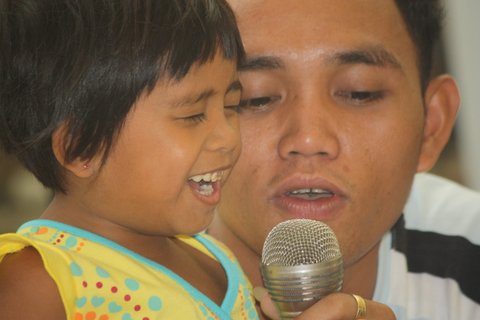 Sunday; Jocell praises the Lord